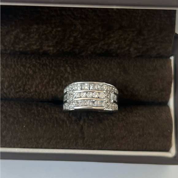 Lia Sophia Grandeur Silver Plated Ring Size 6 - Picture 3 of 7